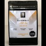 Envase de 300g de Overnight Whey Protein Cranberry Coco Chía con proteínas de alta calidad, avena integral, cranberry, coco deshidratado y chía.